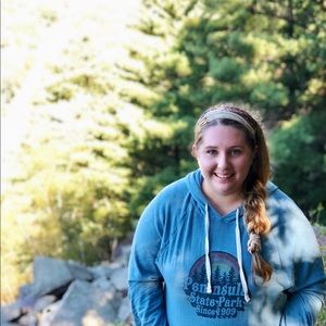 Meet your Posher, Alexis